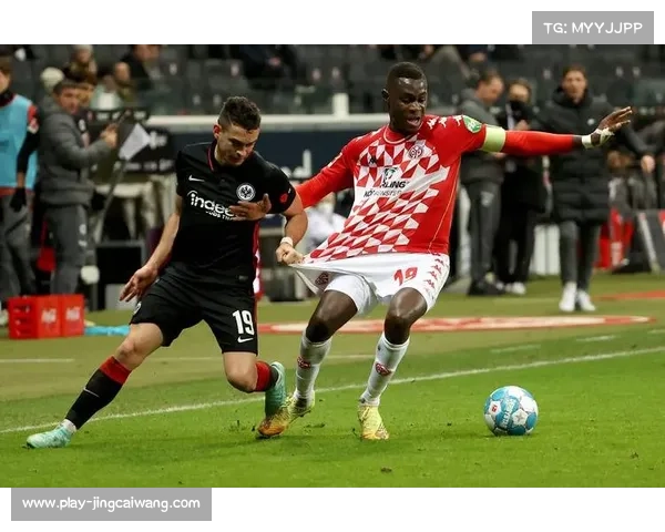 法兰克福欧冠首轮大胜次轮惨败 球队表现反差引热议