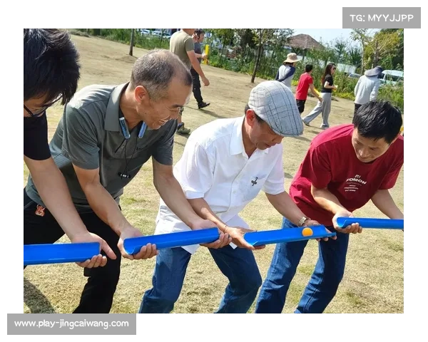 曼联球员通过团建活动加深默契，提升团队凝聚力